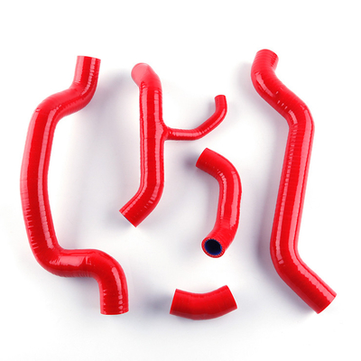 Service de moulage sur mesure pour les tuyaux de refroidissement de radiateurs en silicone dans les pièces automobiles sur mesure