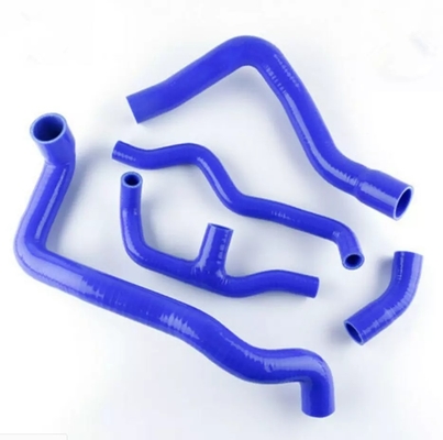 Service de moulage sur mesure pour les tuyaux de refroidissement de radiateurs en silicone dans les pièces automobiles sur mesure